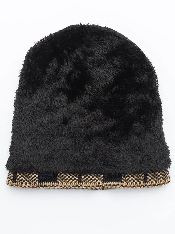 Woolen_Skull_Beanie_Cap_With_Fur_Lining