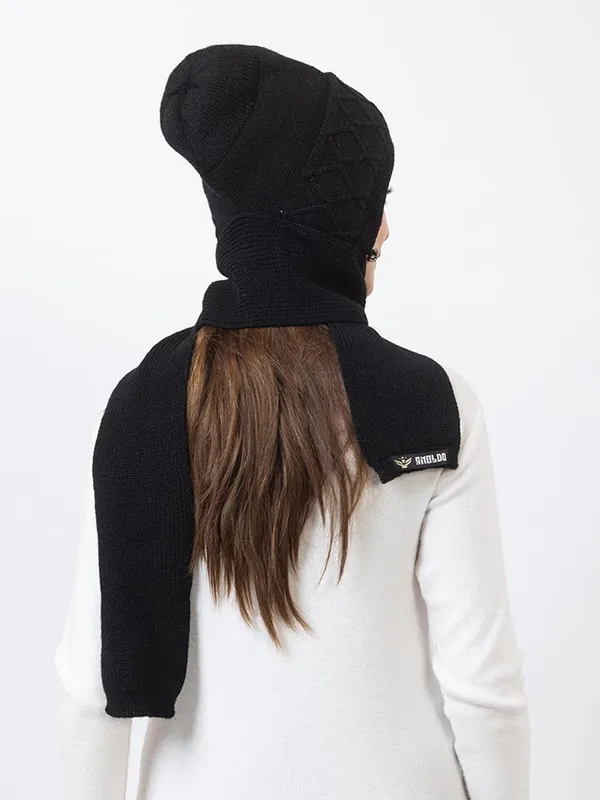Women_S_Wool_Beanie_With_Attached_Scarf
