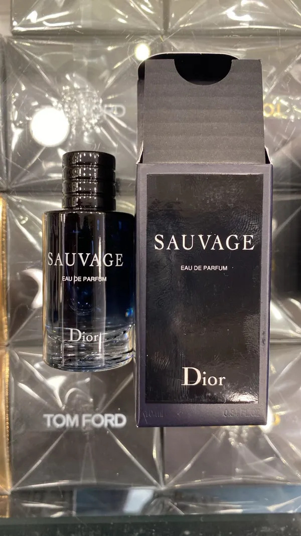 Christian_Dior_Sauvage_Eau_De_Parfum_Miniature_10ml_Non_Spray