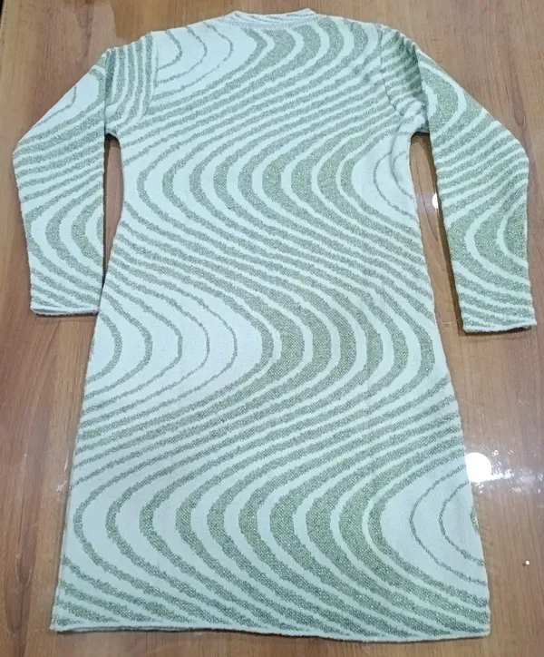 Green_Acrylic_Wavy_Stripe_Longline_Tunic_For_Women