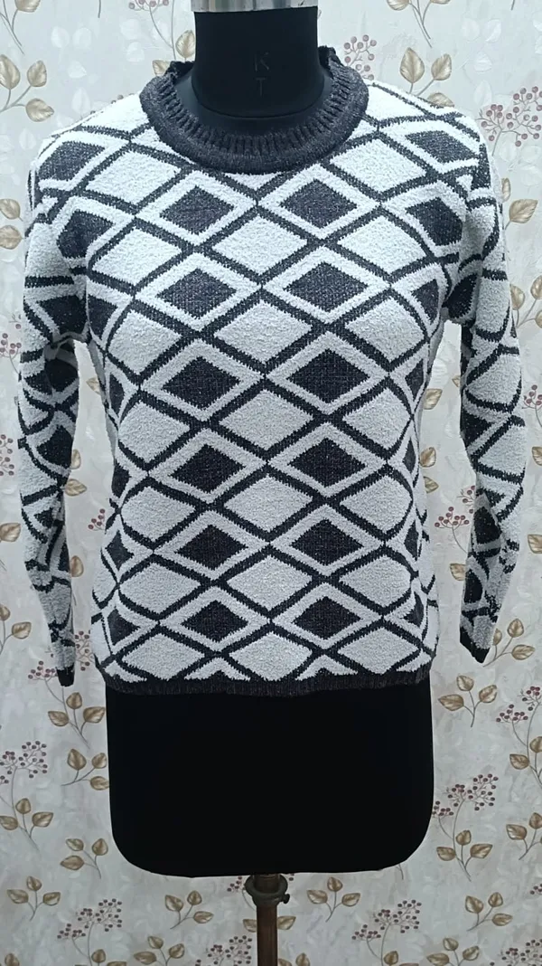 Grey_Acrylic_Diamond_Pattern_High_Neck_Top_For_Women