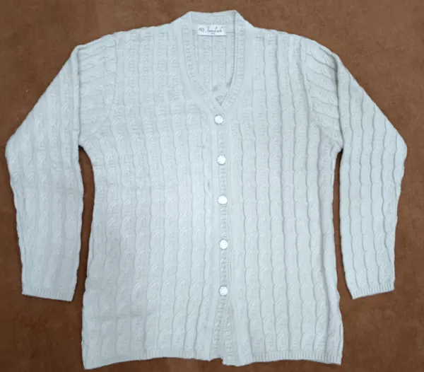 Pearl_Acrylic_Cable_Knit_V_Neck_Cardigan_For_Women