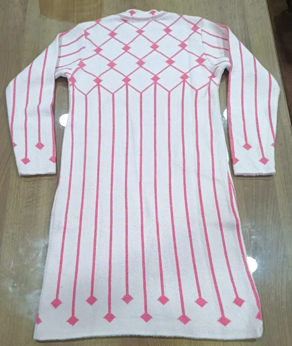 Peach_Acrylic_Diamond_Pattern_Knit_Tunic_For_Women