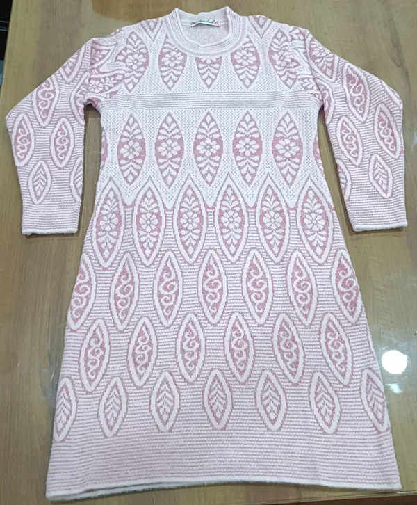 Pink_Acrylic_Geometric_Knit_Tunic_For_Women
