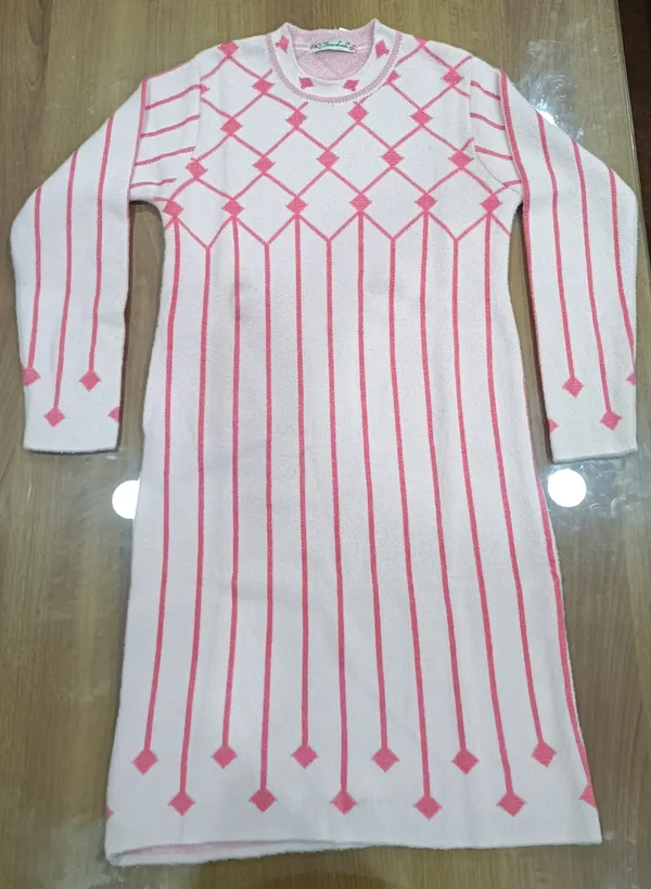 Peach_Acrylic_Diamond_Pattern_Knit_Tunic_For_Women