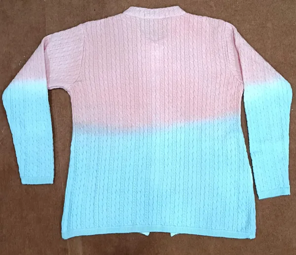 Pink_Blue_Acrylic_Gradient_Cable_Knit_Cardigan_For_Women
