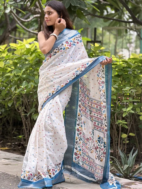 White_Printed_Textured_Saree_for_Women