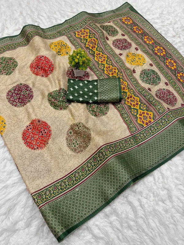 Beige_Printed_Saree_With_Green_Blouse_Piece_For_Women