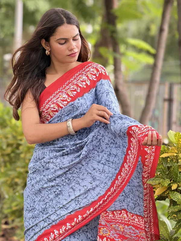 Blue_Printed_Traditional_Saree_for_Women