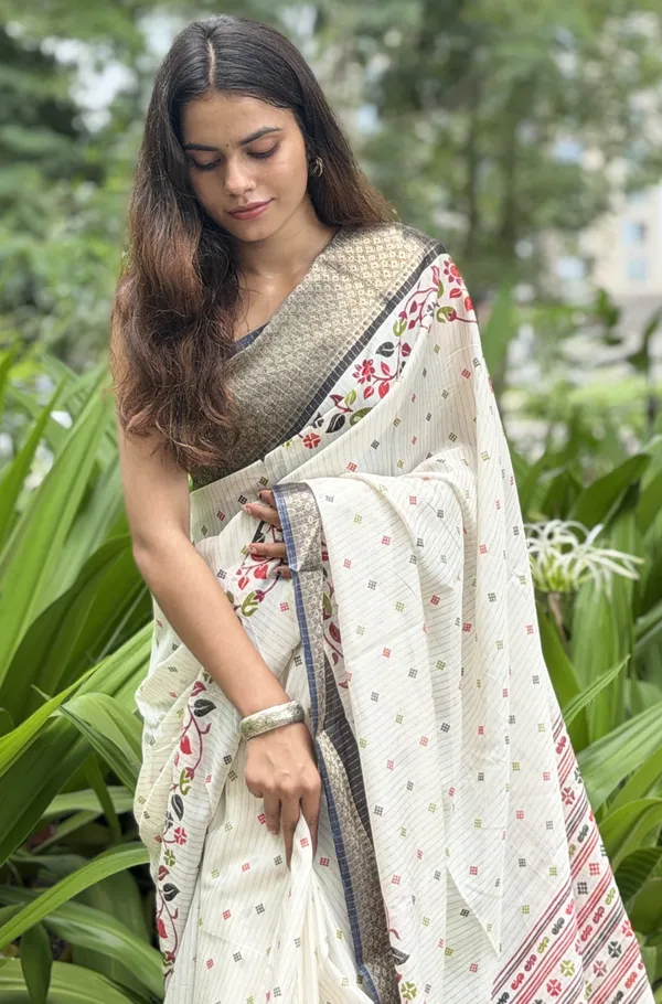 Off_White_Printed_Saree_for_Women