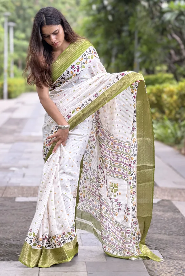 White_Floral_Printed_Saree_For_Women
