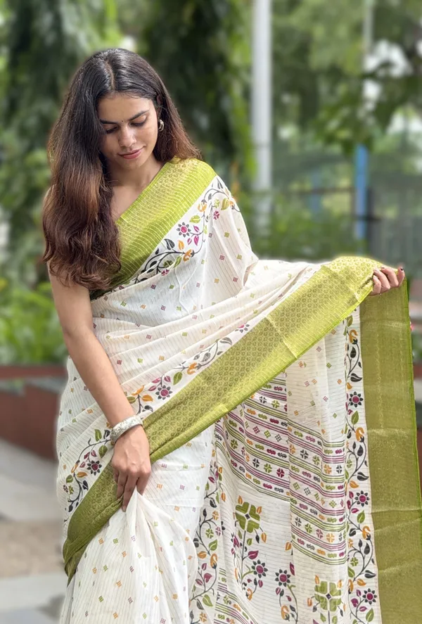 White_Floral_Printed_Saree_For_Women