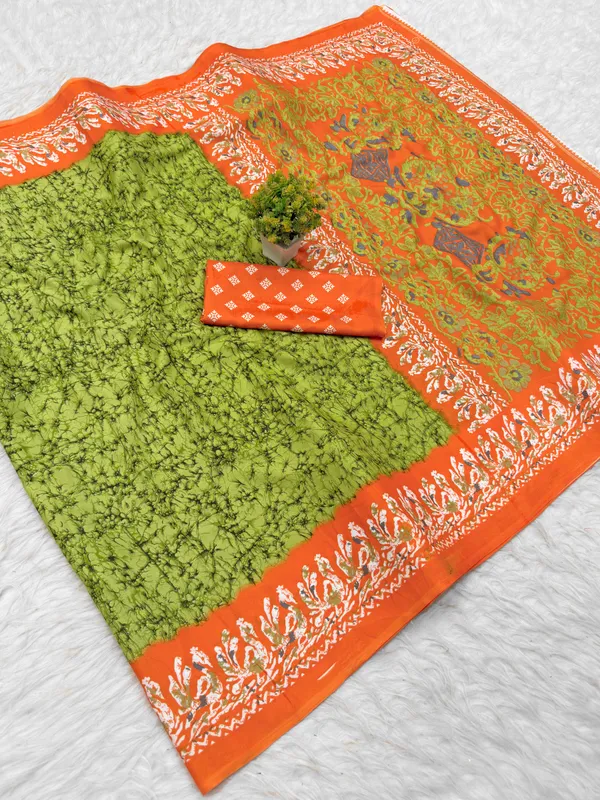 Green_Printed_Saree_For_Women