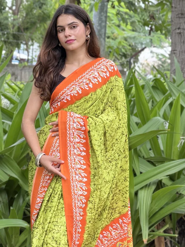 Green_Printed_Saree_For_Women