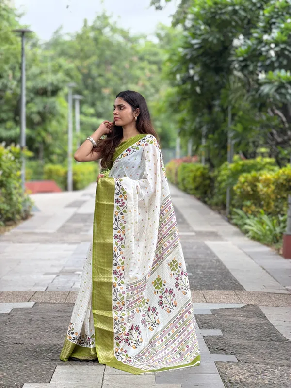 White_Floral_Printed_Saree_For_Women
