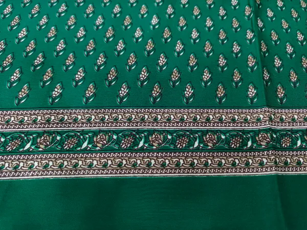 Green_Floral_Print_Saree_for_Women