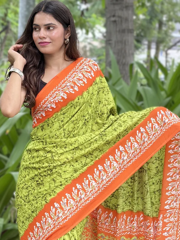 Green_Printed_Saree_For_Women
