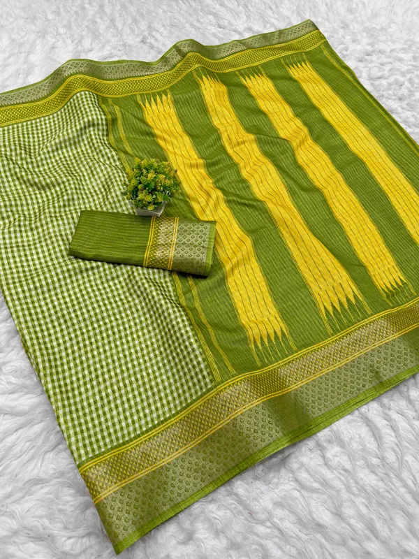 Green_Checked_Saree_With_Blouse_Piece_For_Women