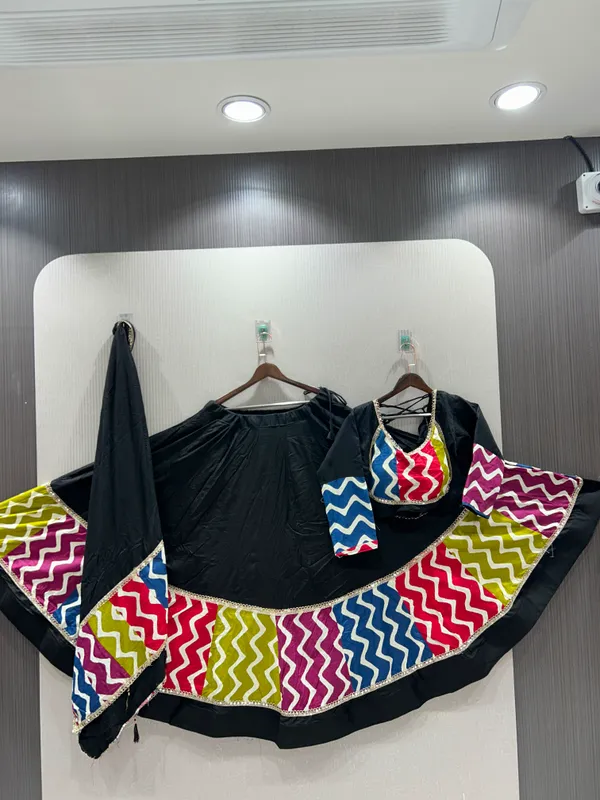 ANOKHI_COLLECTION-lehenge_choliblack