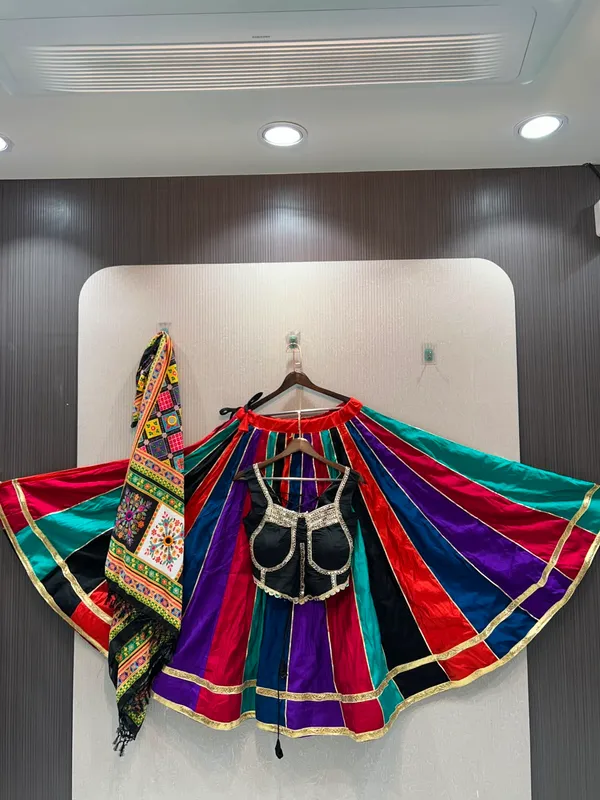 ANOKHI_COLLECTION-lehenge_cholimulticlour