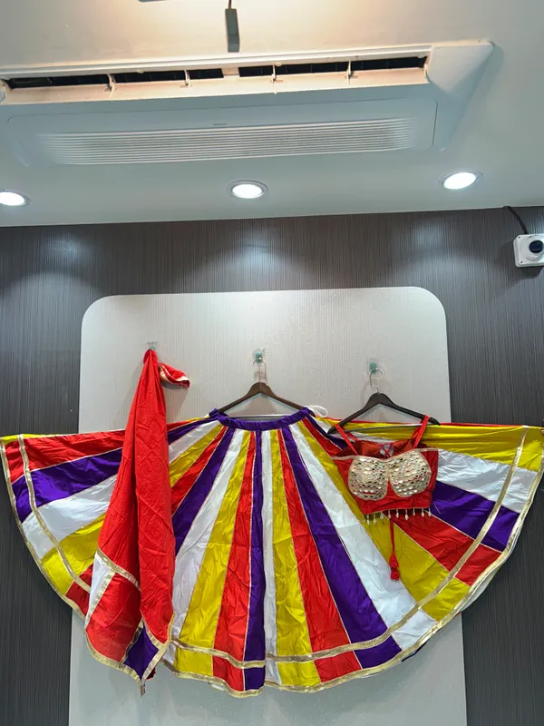 ANOKHI_COLLECTION-lehenge_choliMulticolor
