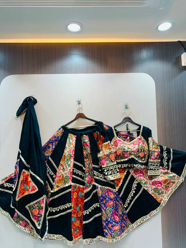 ANOKHI_COLLECTION-lehenge_choliblack