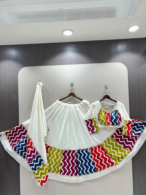 ANOKHI_COLLECTION-lehenge_choliwhite