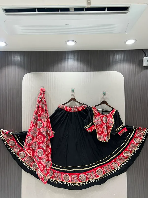 ANOKHI_COLLECTION-lehenge_choliblack