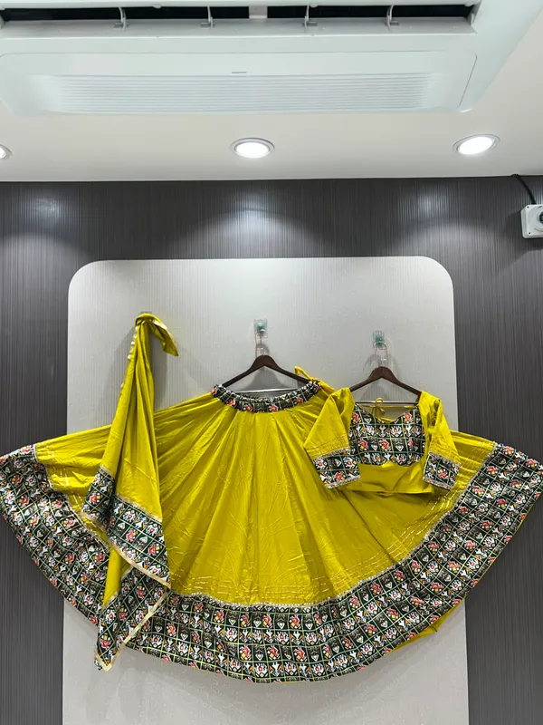 ANOKHI_COLLECTION-lehenge_choliyellow