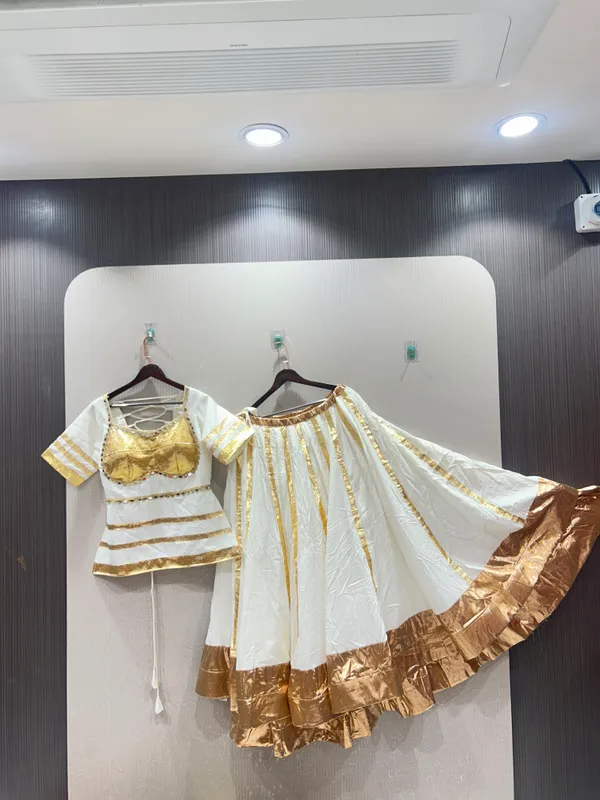 ANOKHI_COLLECTION-lehenge_choliWhite_and_Gold