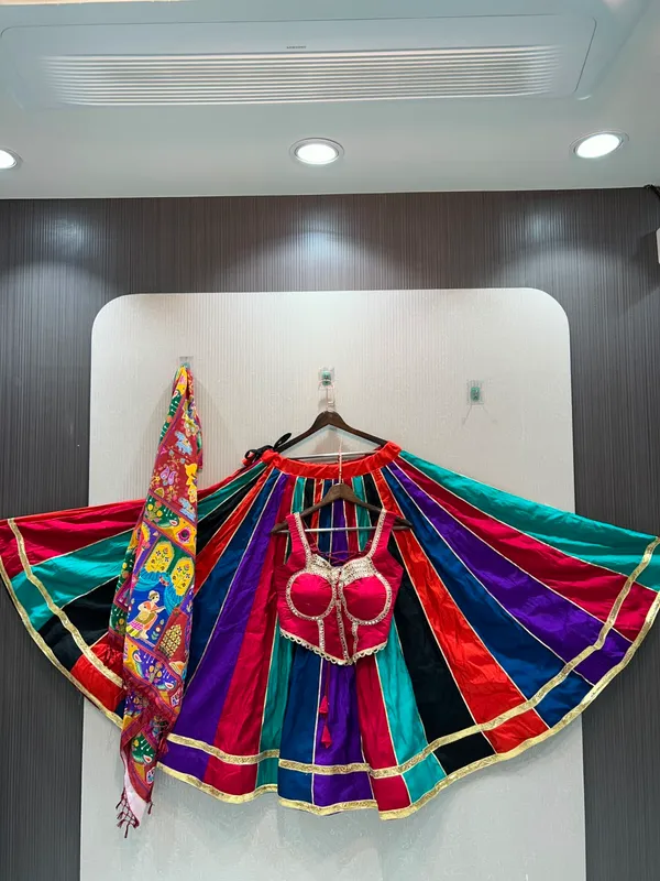 ANOKHI_COLLECTION-lehenge_choliMulticolor