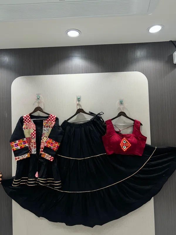 ANOKHI_COLLECTION-lehenge_choliblack
