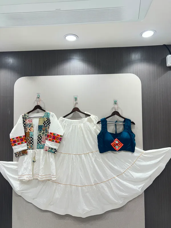 ANOKHI_COLLECTION-lehenge_choliWhite