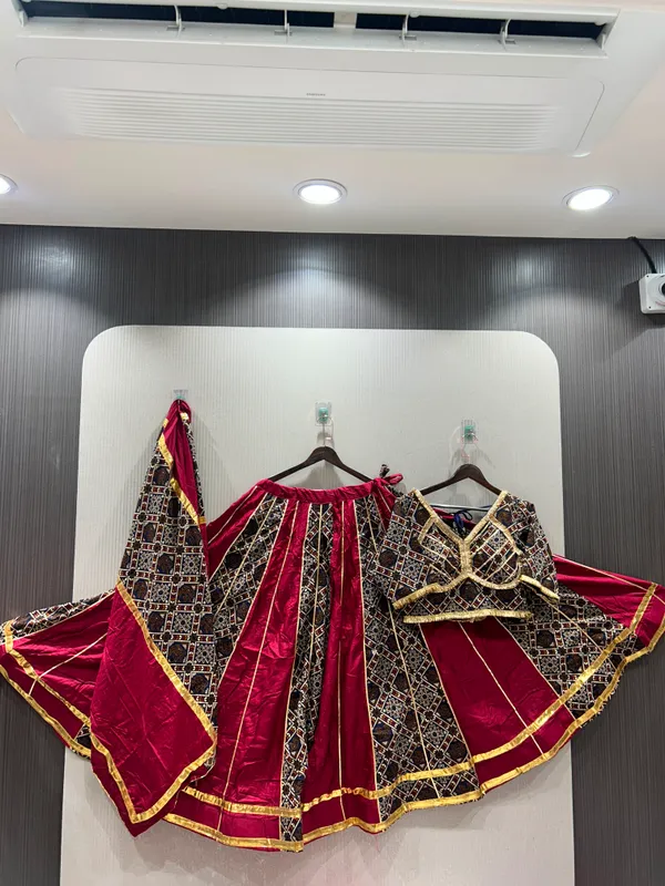 ANOKHI_COLLECTION-lehenge_cholired