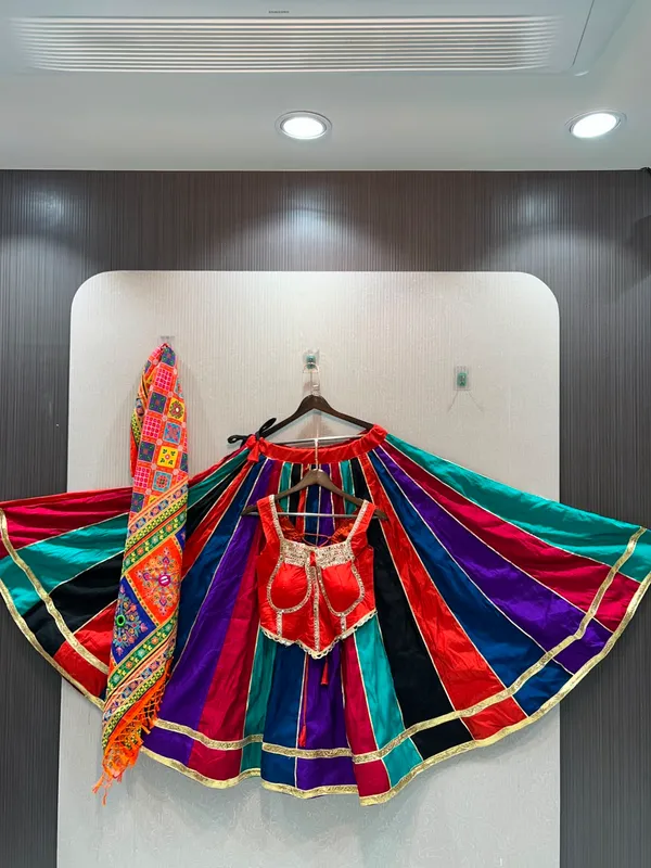 ANOKHI_COLLECTION-lehenge_choliMulticolor