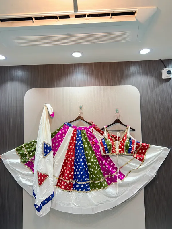 ANOKHI_COLLECTION-lehenge_choliMulticolor