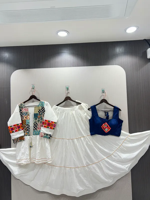 ANOKHI_COLLECTION-lehenge_choliwhite