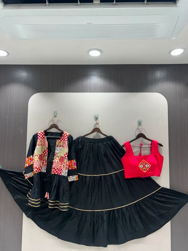 ANOKHI_COLLECTION-lehenge_choliblack
