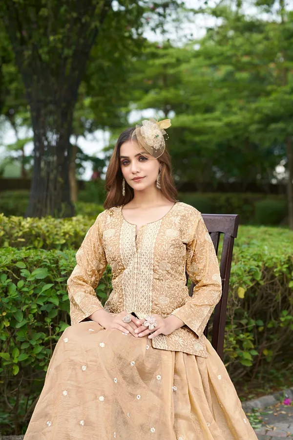 Brown_Embroidered_Organza_Kurta_Lehenga_Set_With_Dupatta