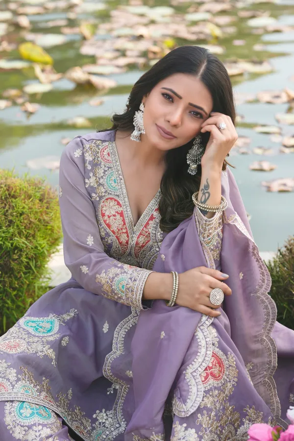 Elegant_Lavender_Organza_Embroidered_Kurta_Palazzo_Set