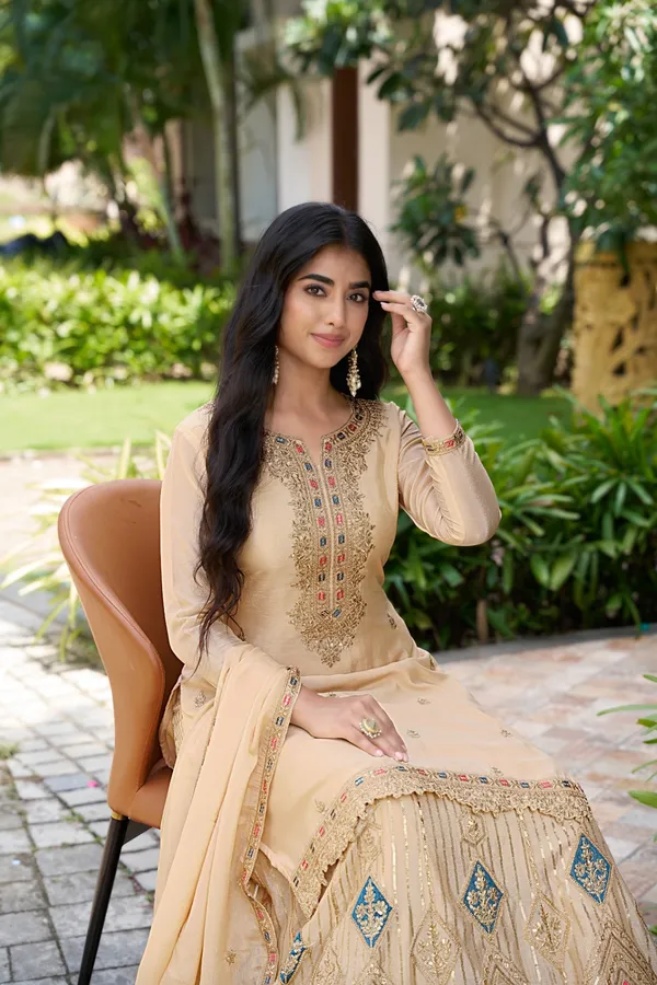 Cream_Embroidered_Chinon_Kurta_Lehenga_Set_With_Dupatta