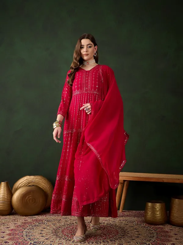 Elegant_Embroidered_Anarkali_Gown_With_V_Neck_And_Lace_Dupatta