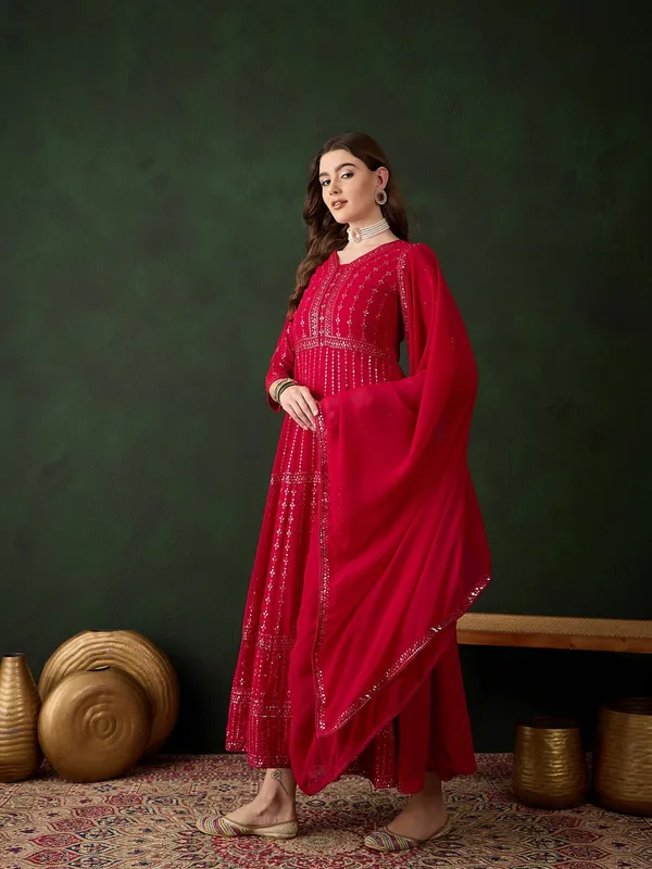 Elegant_Embroidered_Anarkali_Gown_With_V_Neck_And_Lace_Dupatta