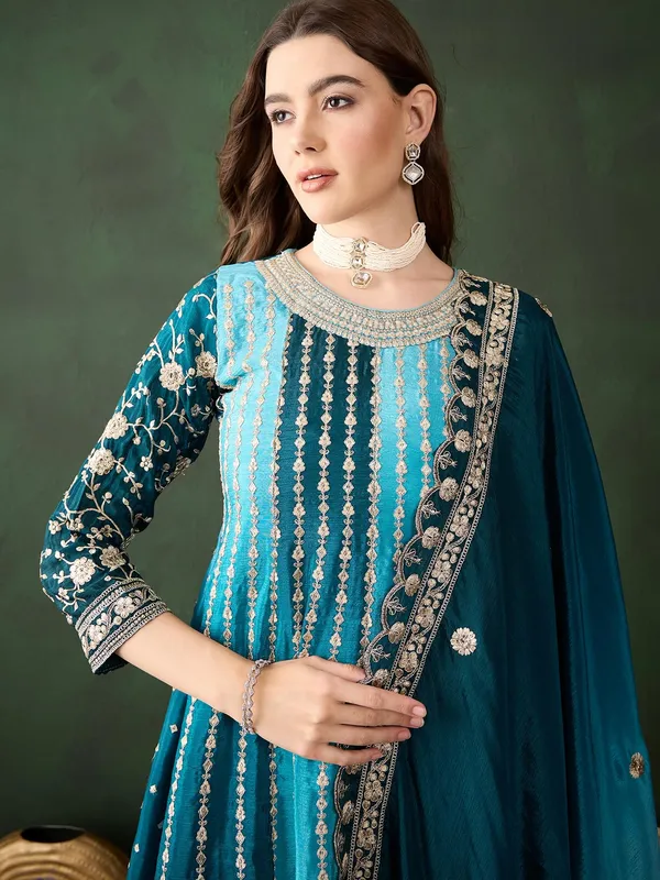 Elegant_Embroidered_Flared_Top_Kurta_Palazzo_Set_With_Round_Neck_And_Regular_Sleeves