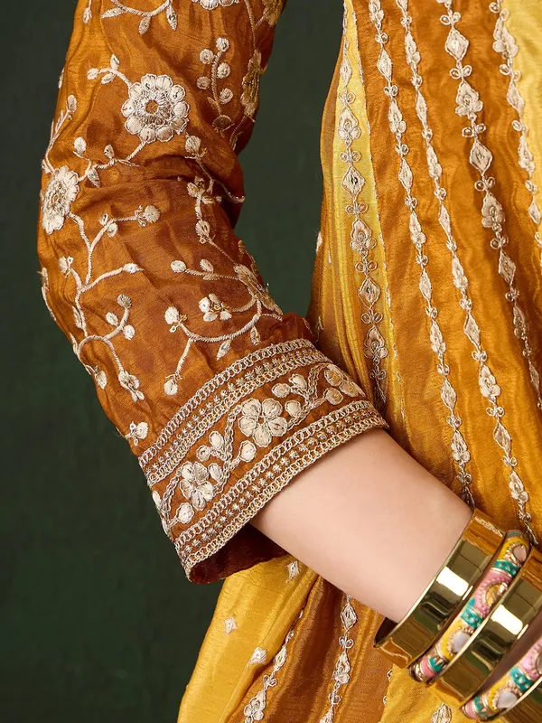 Elegant_Embroidered_Flared_Top_Kurta_Palazzo_Set_With_Round_Neck_And_Regular_Sleeves