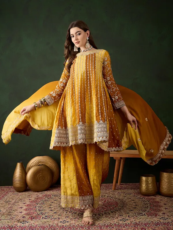 Elegant_Embroidered_Flared_Top_Kurta_Palazzo_Set_With_Round_Neck_And_Regular_Sleeves