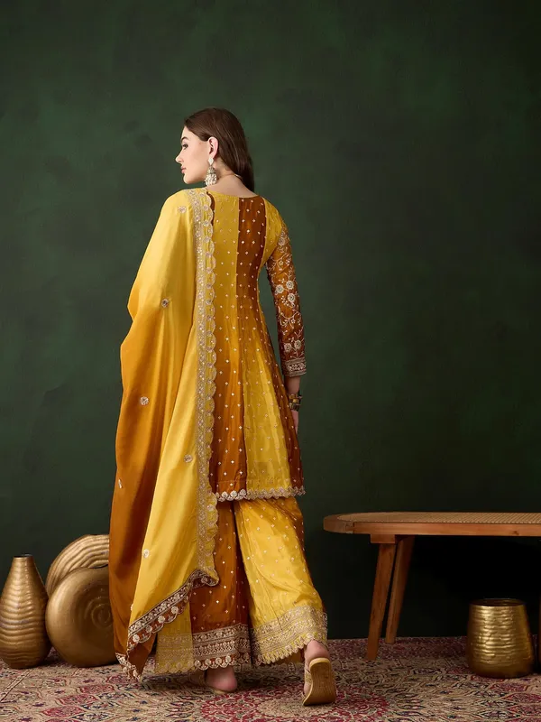 Elegant_Embroidered_Flared_Top_Kurta_Palazzo_Set_With_Round_Neck_And_Regular_Sleeves
