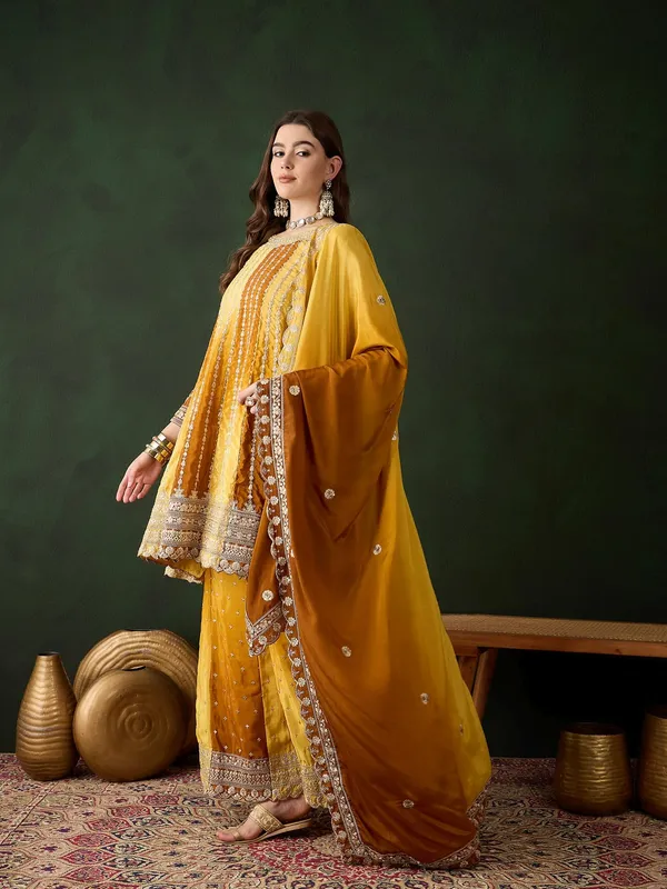 Elegant_Embroidered_Flared_Top_Kurta_Palazzo_Set_With_Round_Neck_And_Regular_Sleeves