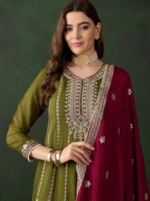 Mehendi_Embroidered_Chinon_Anarkali_Kurta_Pant_Set_With_Dupatta