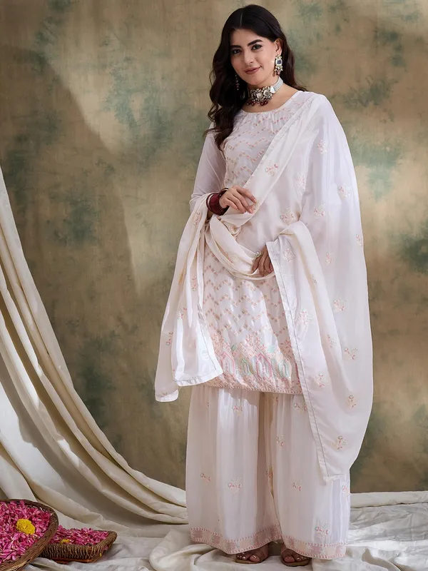 Elegant_White_Chinon_Embroidered_Kurta_Palazzo_Set